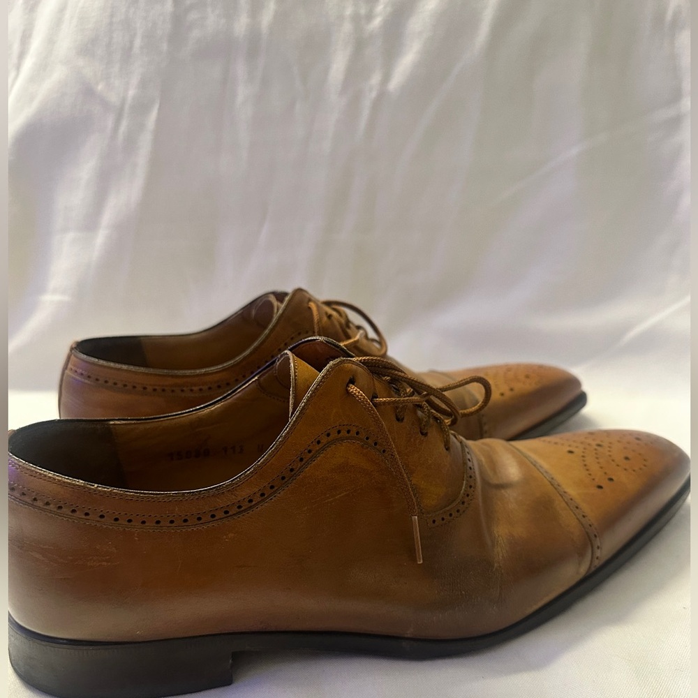 Men’s Magnanni Brown Oxford Shoes with Brogue Detailing - Picture 3 of 6